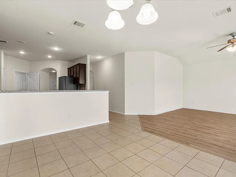 1729 Park Trails Blvd — Photo 11