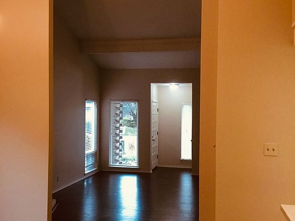 5th image of 1726 Avondale Ave