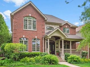 921 S Vine Ave, Park Ridge, IL 60068