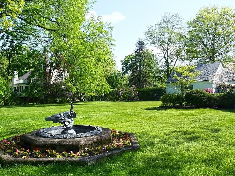 22_gedney_esplanade_MLS_HID788516_ROOMbackyard1