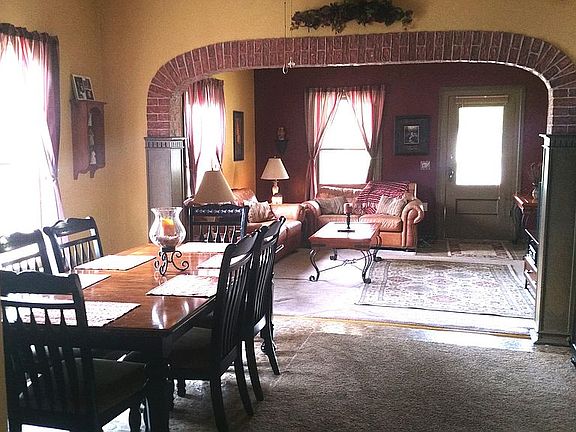 4th image of 204 E Blakely Ave