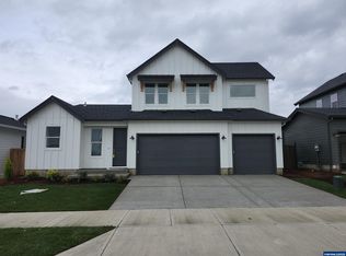 633 Magnolia Ave, Woodburn, OR 97071