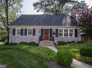 9700 Singleton Dr, Bethesda, MD 20817