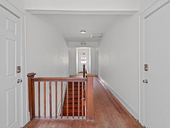 3rd image of 557 Beverly Ct #5