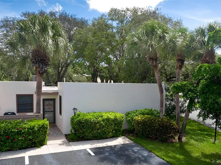 401 Palm Tree Dr — Photo 12