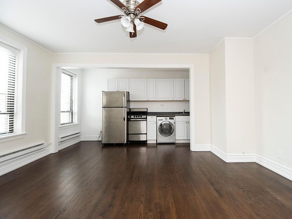 1st image of 3345-1 N Marshfield Ave #406