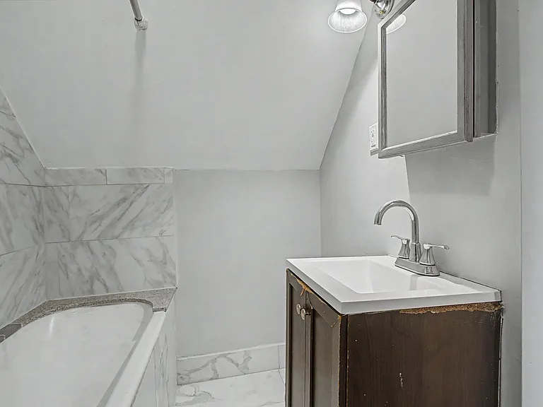 1426 Washington St NE #2 — Photo 11