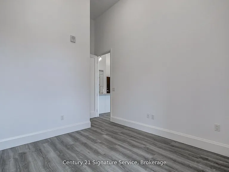 118 King St E #LPH16 — Photo 18