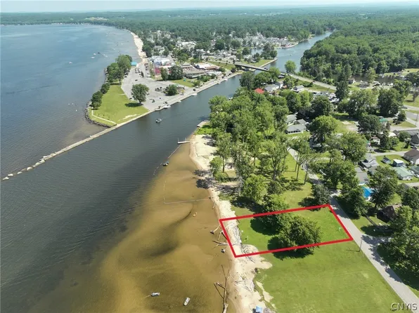 11 Forest Ave, Verona Beach, NY 13478