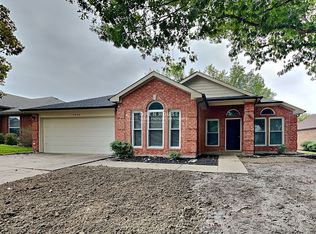 5932 Hillview Dr, Watauga, TX 76148