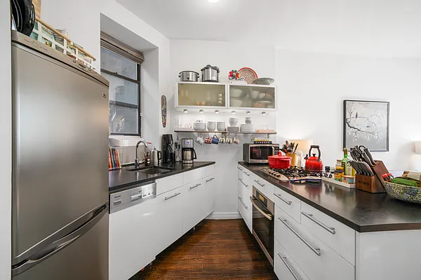 Rented by SPORN GROUP LLC | media 6