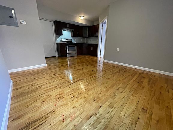 3rd image of 295 Hawthorne Ave APT 2A