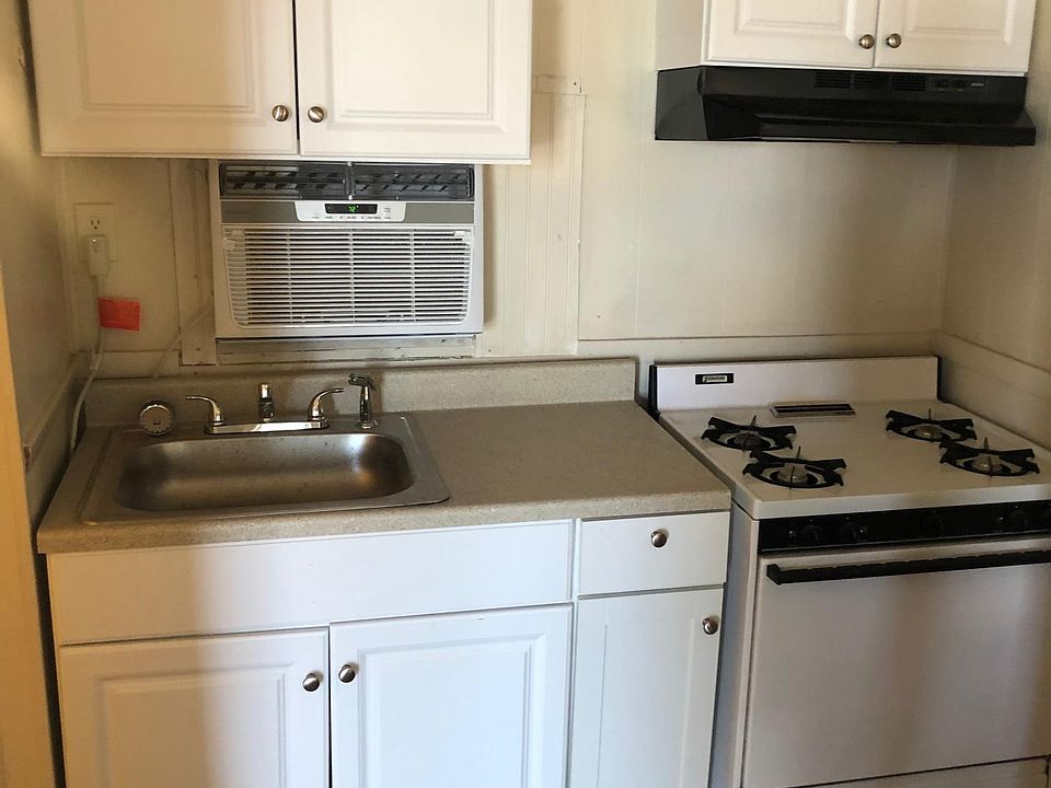2nd image of 32 Sweet Magnolia Ln #5