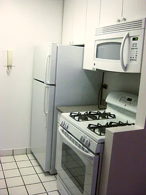 Rented by City Connections Realty | media 9