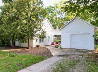 41 N Seebert St, Cary, IL 60013