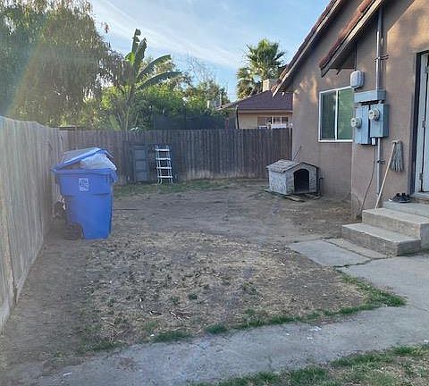 3rd image of 424 S A St