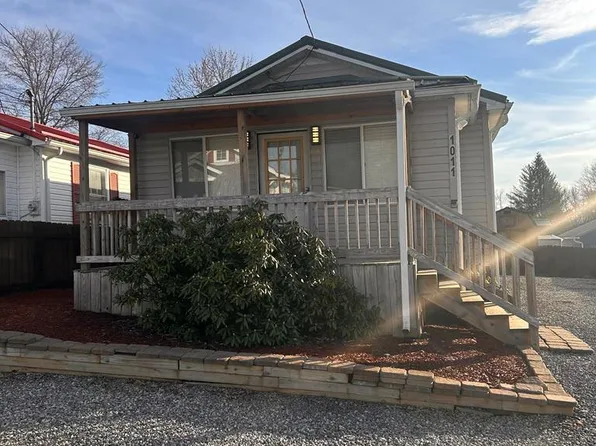 1011 Burke Ave, Oak Hill, WV 25901