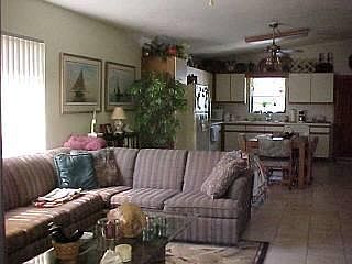 3rd image of 136 Pearl Ave
