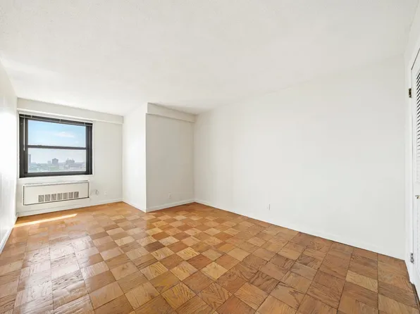 7855 Blvd East image 12 of 25