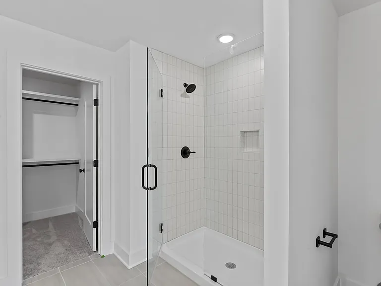 608 Markham St — Photo 31