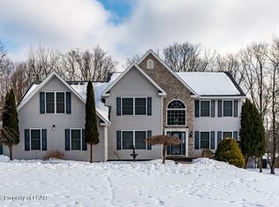 13 Colony Dr, Hazleton, PA 18202