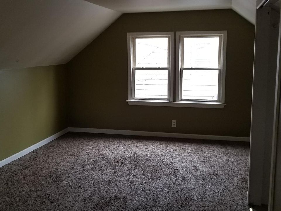 1st image of 205 Cleveland Dr #2
