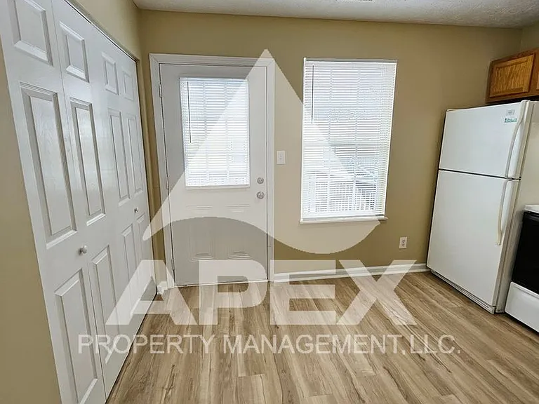 1827 Sweet View Way — Photo 6