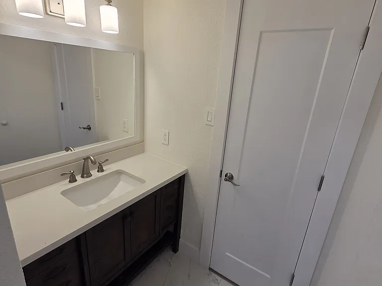1130 Pyramid Dr — Photo 11