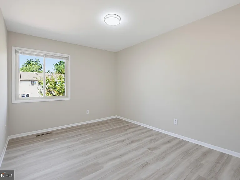 744 Cordell Way — Photo 31