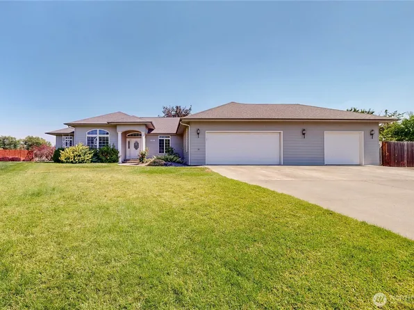 1916 SE Clover Court, College Place, WA 99324