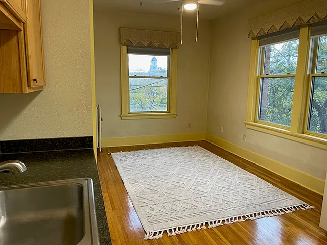 131 W Alder St E — Photo 1