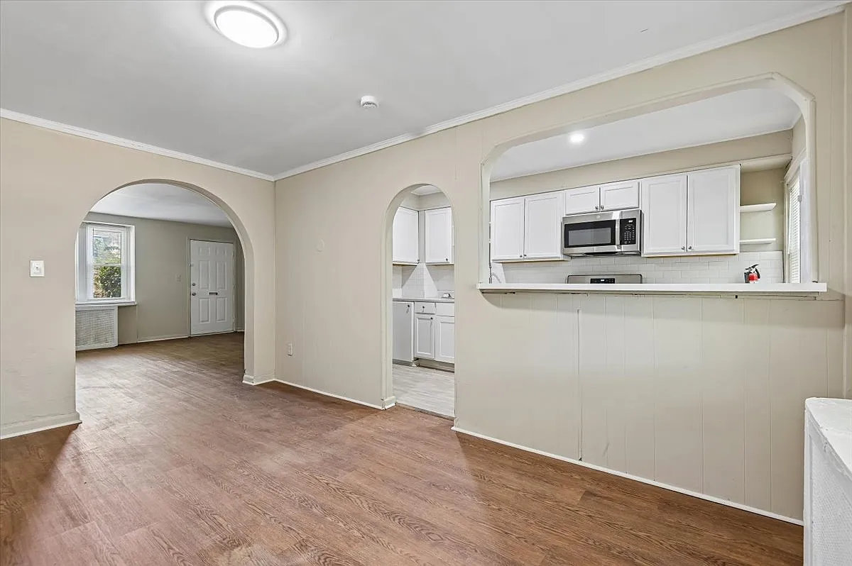 3 bed, 1.5 bath, 1260 sqft, $1,575 — Photo 3