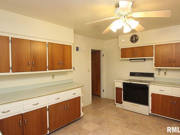 4th image of 5603 N Woodland Ct