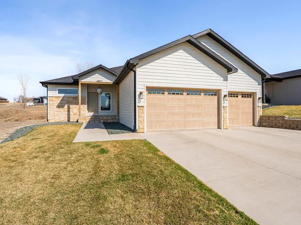 6811 Brookside Dr, Sioux City, IA 51106