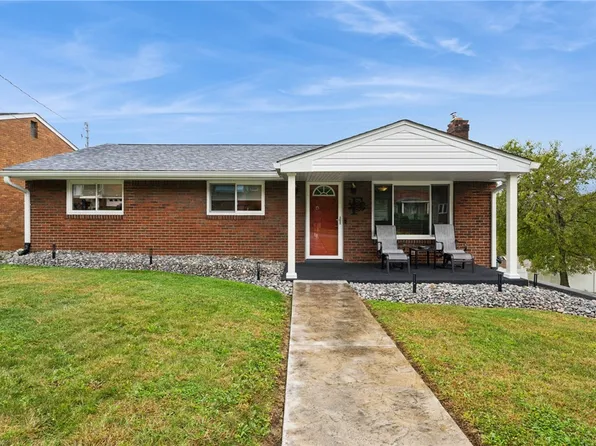 216 Circle Dr, White Oak, PA 15131