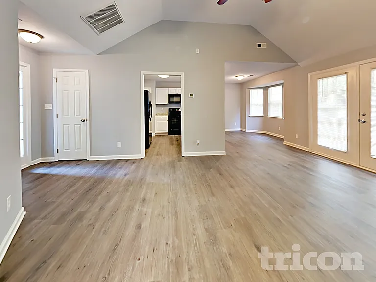 1206 Grass Meadows Ct — Photo 4