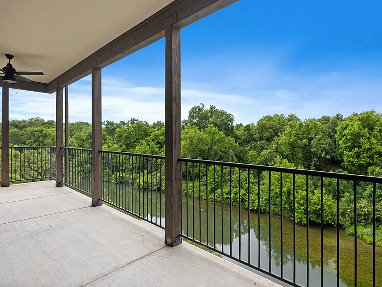 Waters Edge Apartments in Georgetown, TX