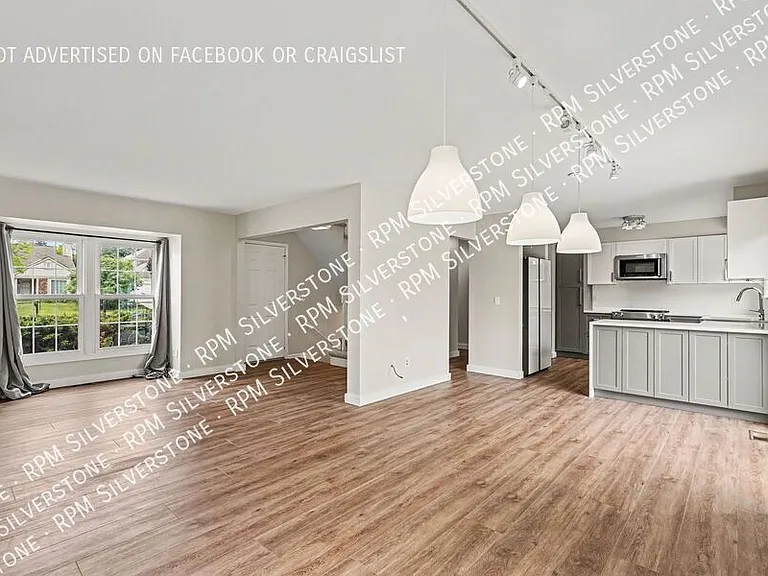 452 Farmridge Ct — Photo 7