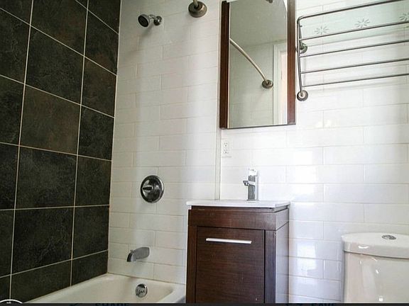 5th image of 93 Bainbridge St APT 3R