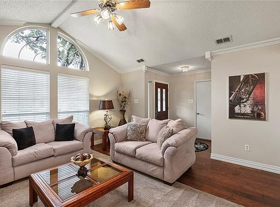 3rd image of 2706 Canterbury St