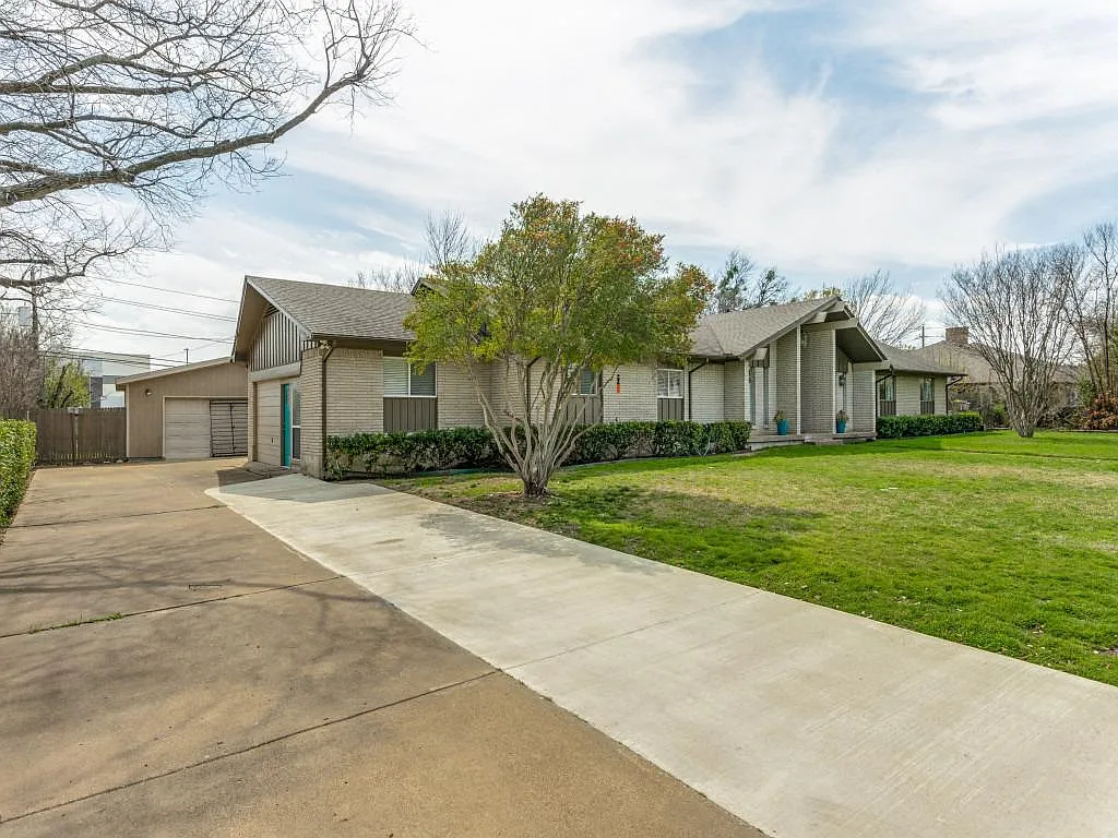 5 bed, 3100 sqft, $5,500 — Photo 2