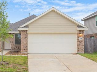 109 Cullen St, Angleton, TX 77515