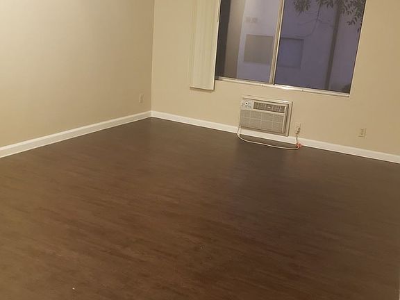 3rd image of 1920 N Marianna Ave APT 305