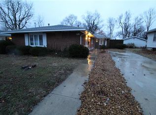 123 E 6th St, Roxana, IL 62084