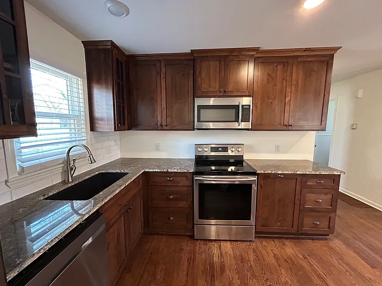 2930 S 9th St — Photo 5