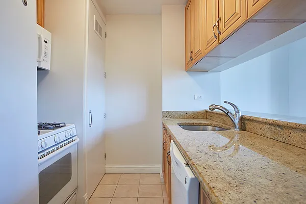 Rented by Brown Harris Stevens | media 17