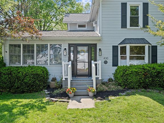 4th image of 430 Vine Ave