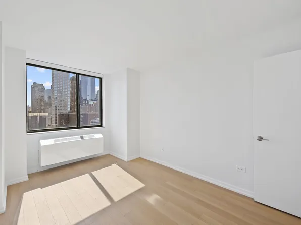 75 West End Avenue image 11 of 35