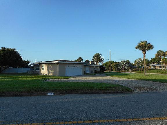 2nd image of 1221 Flagstone Dr