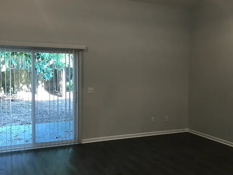 11 Charter Dr — Photo 6